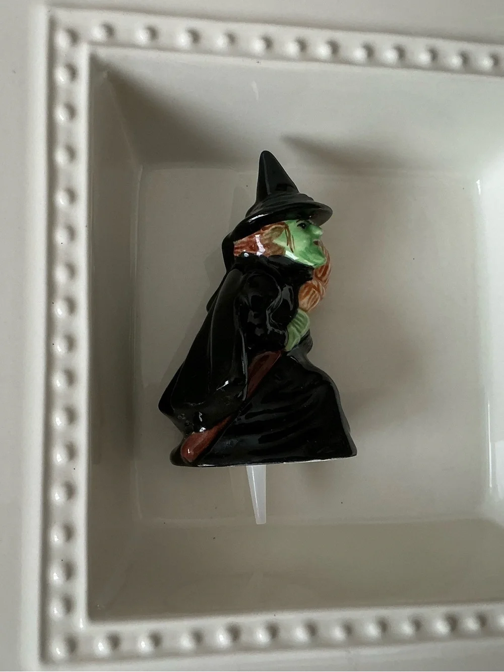 SPOOKtacular Halloween Wizard Of Oz Witch Platter Decoration 🧙🏻‍♀️